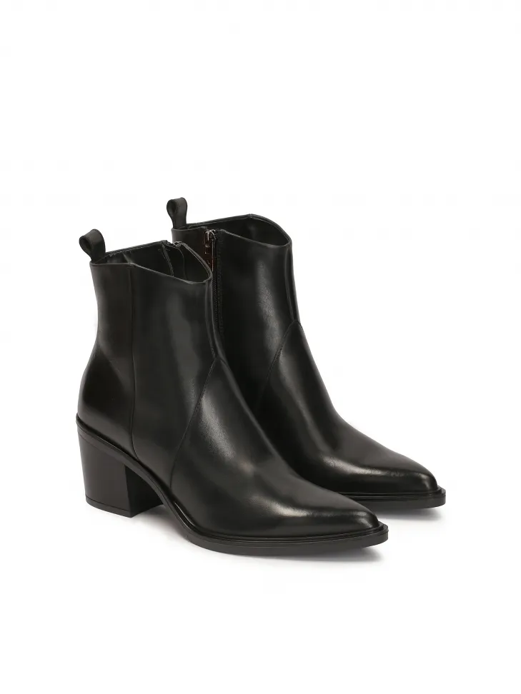 Bottes en cuir noir de style cow-boy 