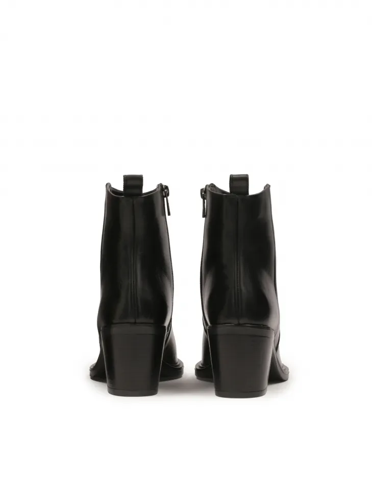 Bottes en cuir noir de style cow-boy 