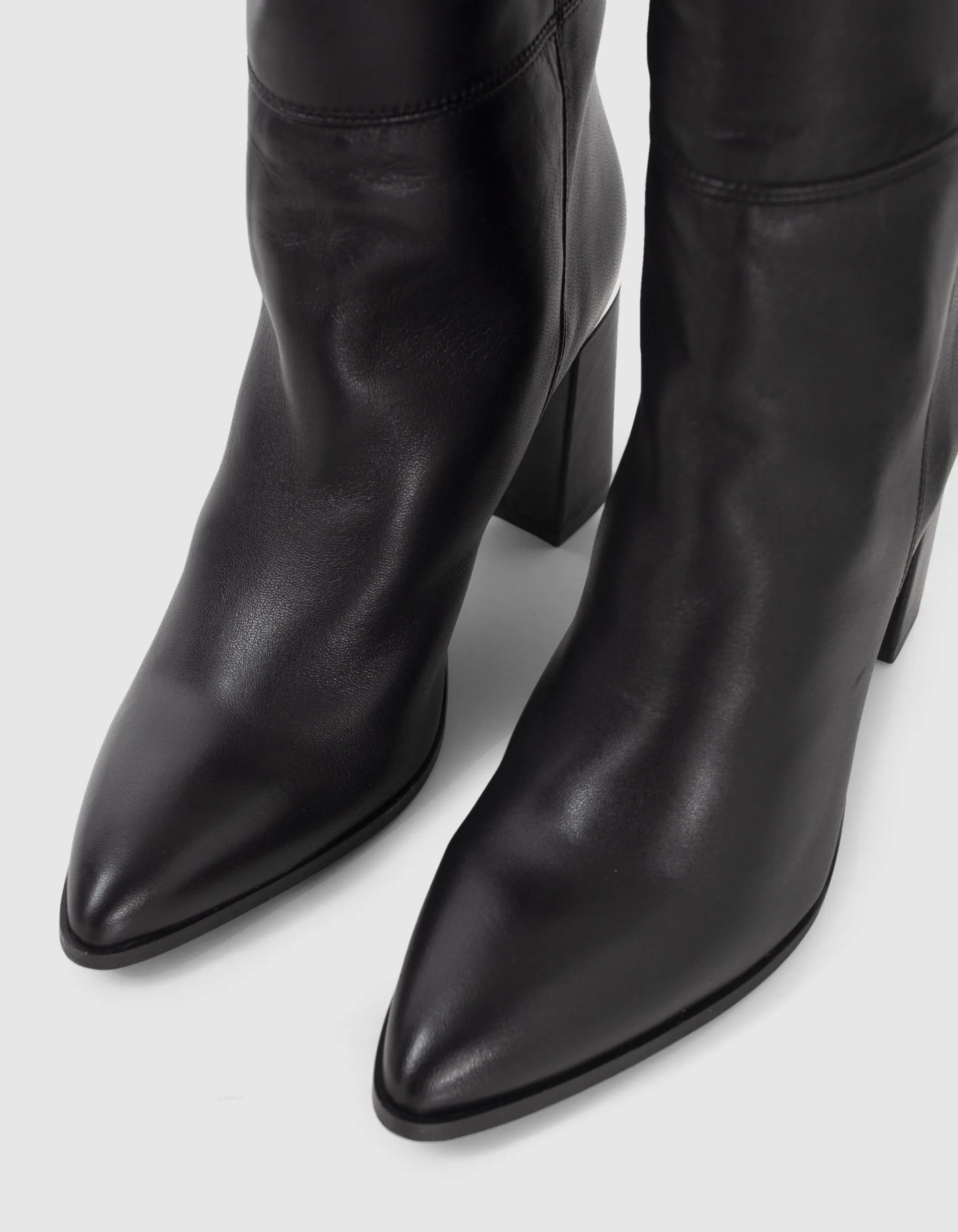 Bottes noires à talon cuir avec barrette métal Femme