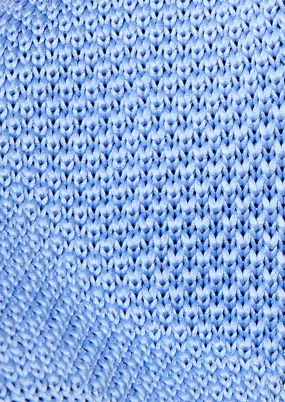 Cravate fine en tricot uni bleu clair