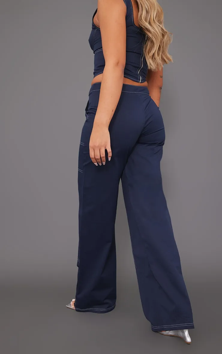 Pantalon cargo droit bleu marine en maille sergée à coutures contrastantes