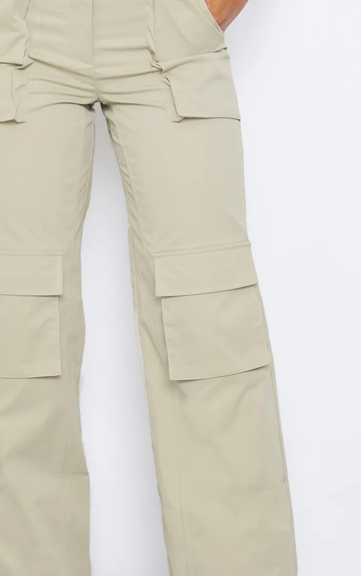 Pantalon cargo en maille sergée gris pierre à taille haute et poches