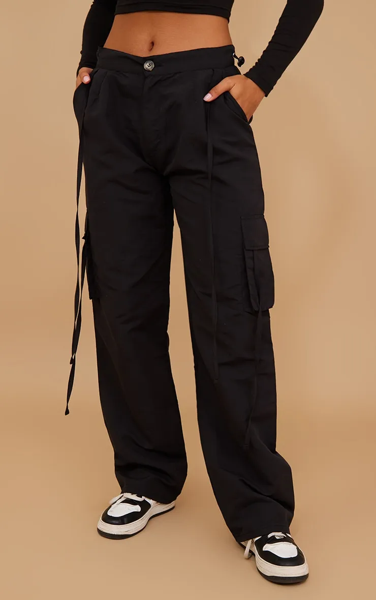 Pantalon cargo léger en nylon noir à taille basse