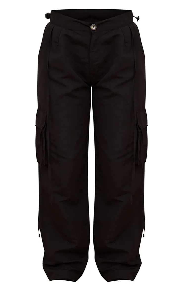 Pantalon cargo léger en nylon noir à taille basse