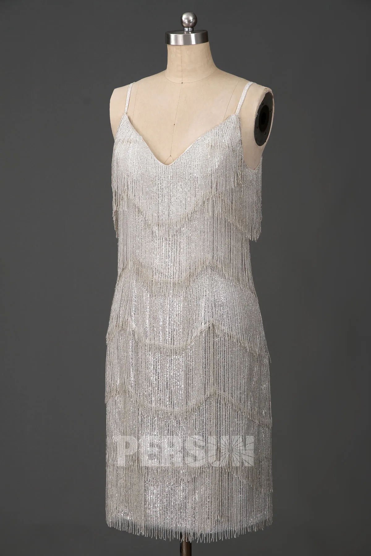 Robe de cocktail rétro à franges perlettes argenté esprit gatsby année 1920s