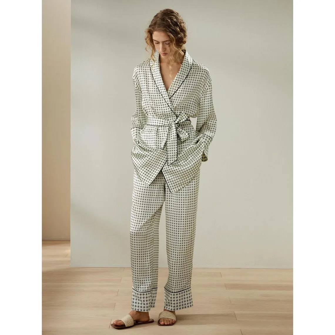 Robe Pena avec pantalon blanc perle en soie | 3 Suisses